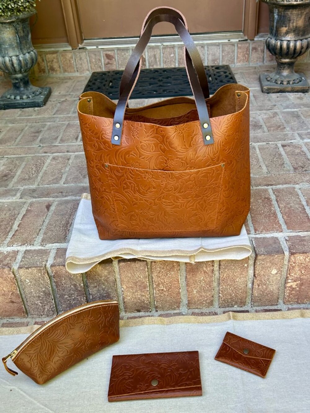 PLG OS Classic Meadow Premium Tote Bundle! - Picture 16 of 16